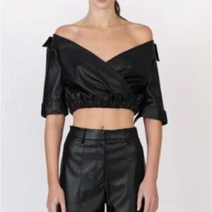 $230 NWT Nonchalant “Kate” Faux Leather Crop Top in Black Sz Small